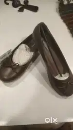 Women branded premium mix lot footwear...