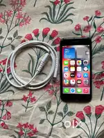 iPhone se 2020   (64GB)