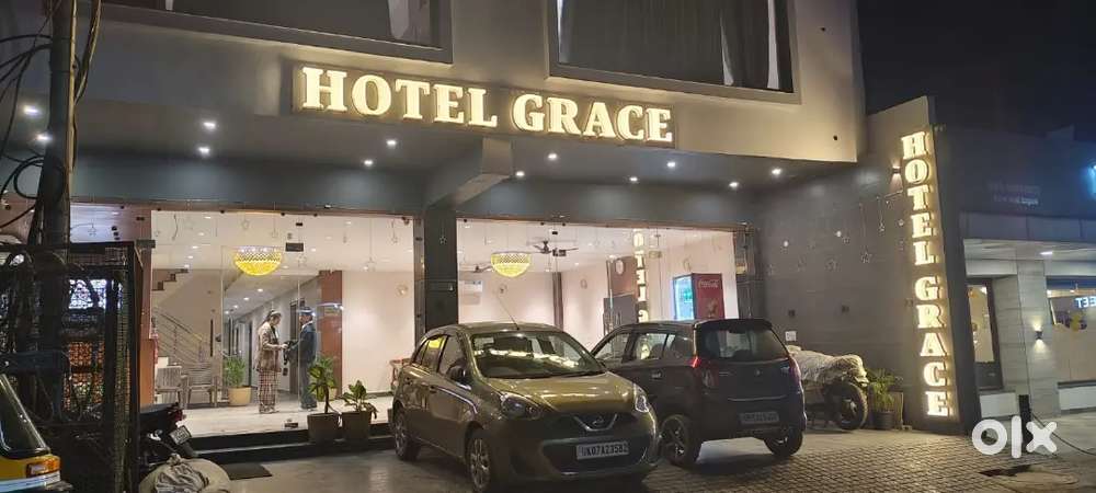 Required waiters for hotel