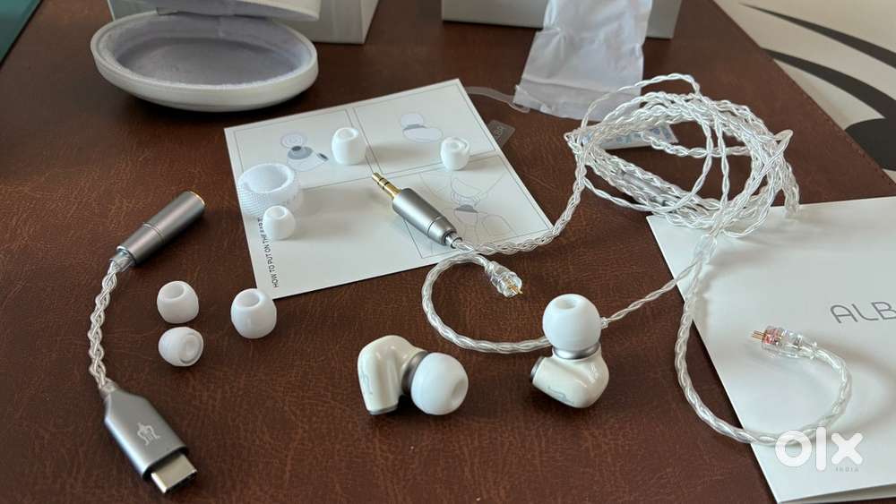 Meze Alba In-Ear Monitors (IEM) 3 Months Old  Invoice & Box Included