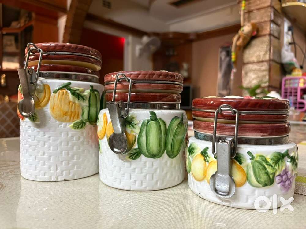 Set of 4 container
