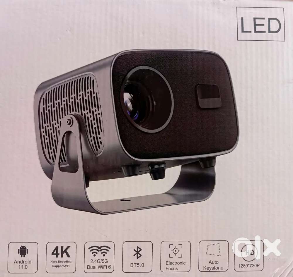 LCD Full HD Video Projector
