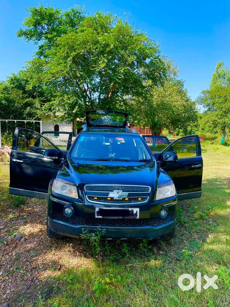 Rc  2030 passing Chevrolet capitiva diesal Army person  use car