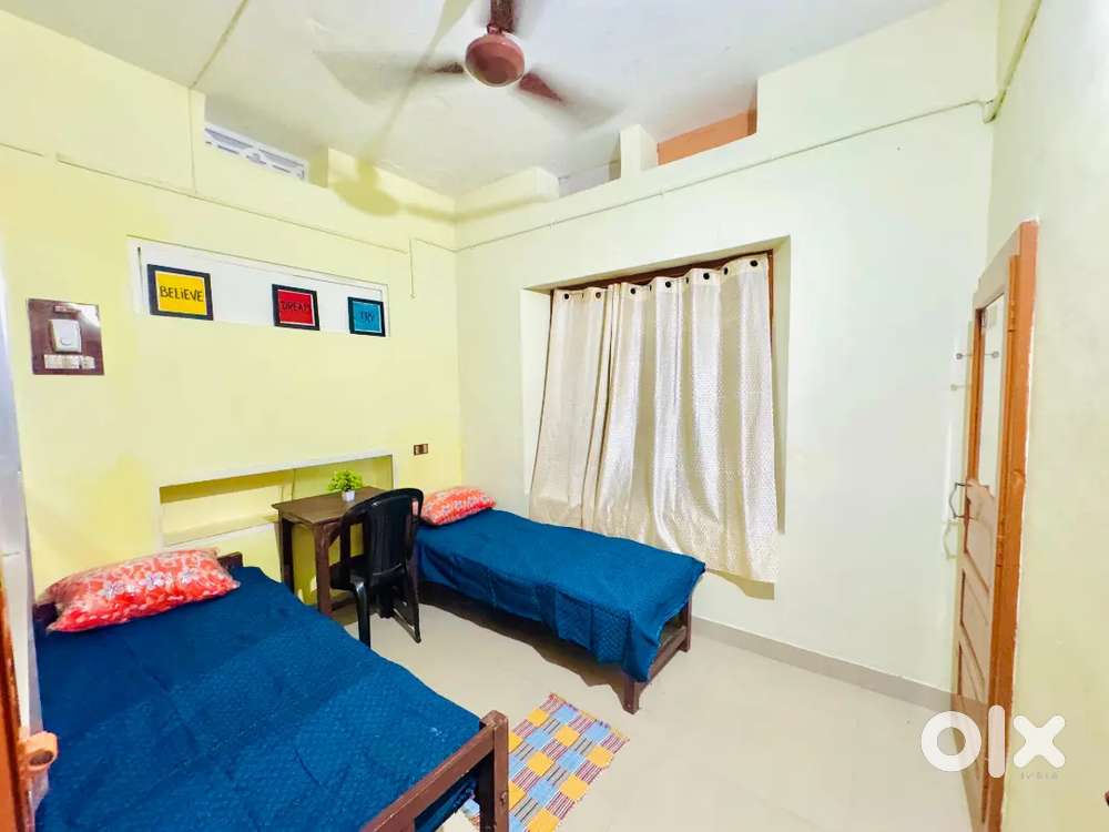 Stay/Rooms for Men at  Vazhuthacud - Bakery junction