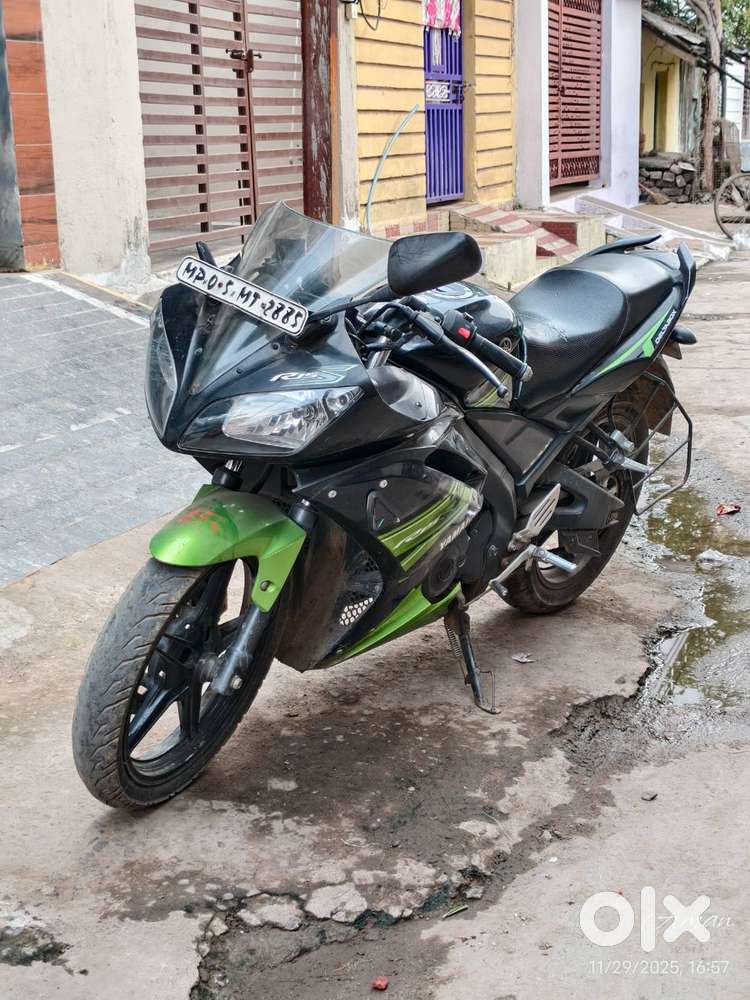 Yamaha r15 v1