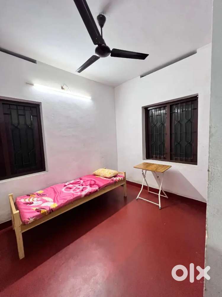 Ladies’ Hostel / PG Accommodation near Peroorkada Govt. Hospital