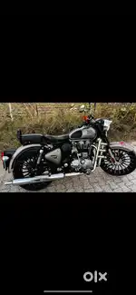 Classic 350 Gun metal colour is in showroom condition