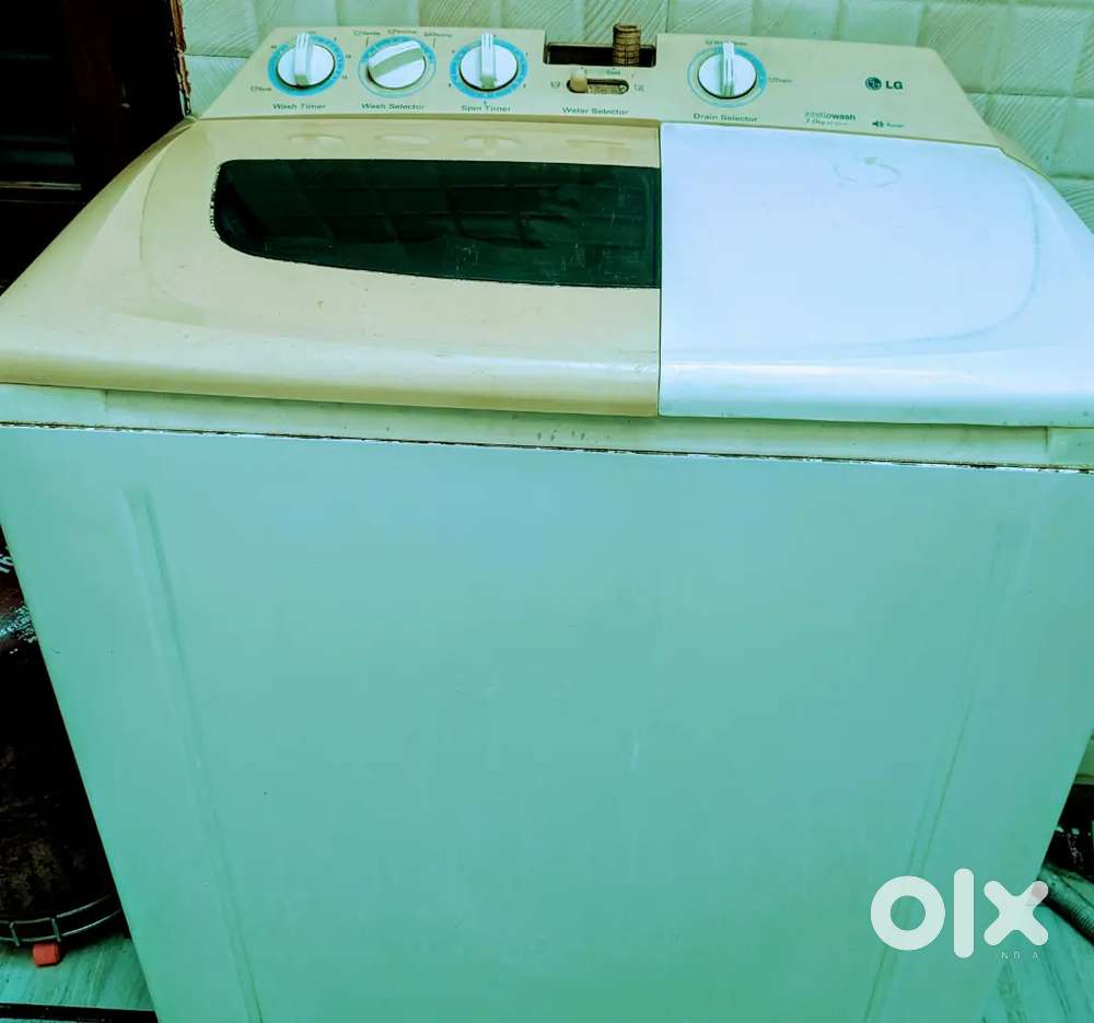 LG 7 KG Semi automatic washing machine