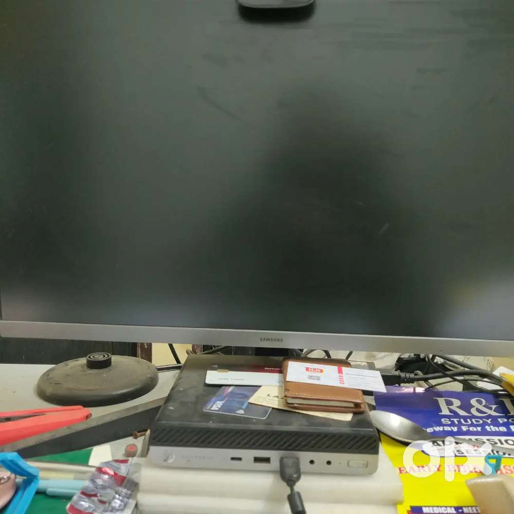 HP tiny CPU & Samsung 24 monitor