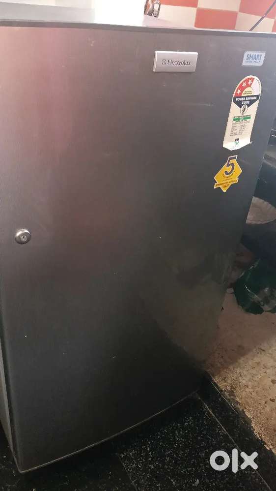 Fridge in Excellent Condition – Low Power Consumption(3 Star)