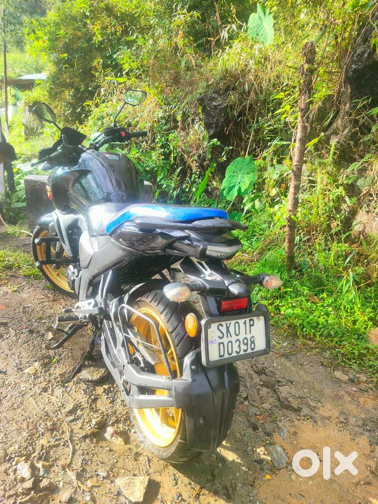 Yamaha fzs August 2022 single hand showroom condition