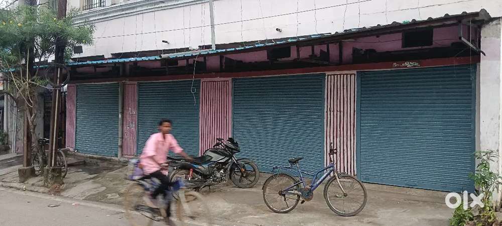 दुकान किराए पर देना है मुख्य सड़क पर Shop For Rent