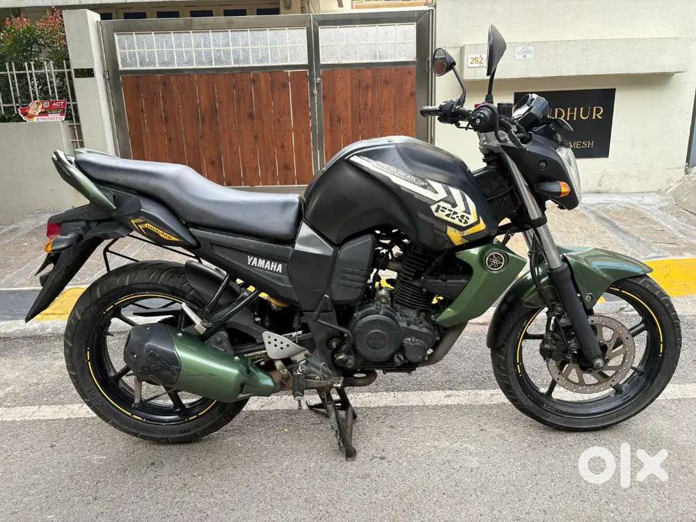 Yamaha fzs ..