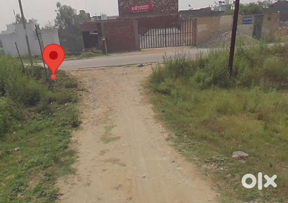 Plot available for urgent sale on dental college Kanth Road back side