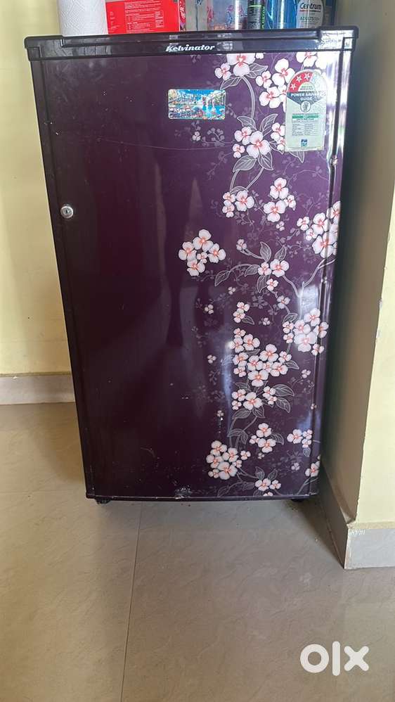 Kelvinator small old fridge