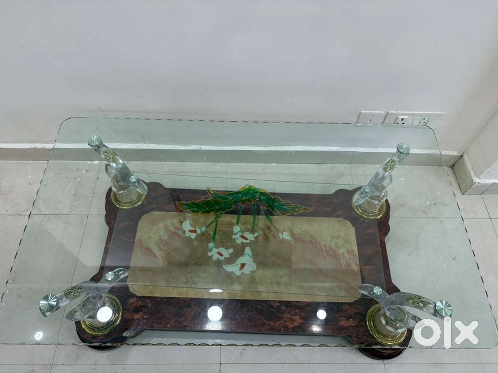 Elegant glass top center table — excellent condition