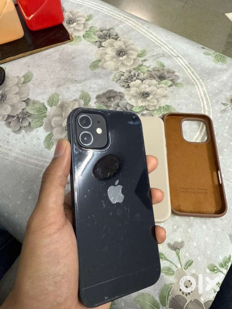 Iphone 12 (128gb) in excellent condition