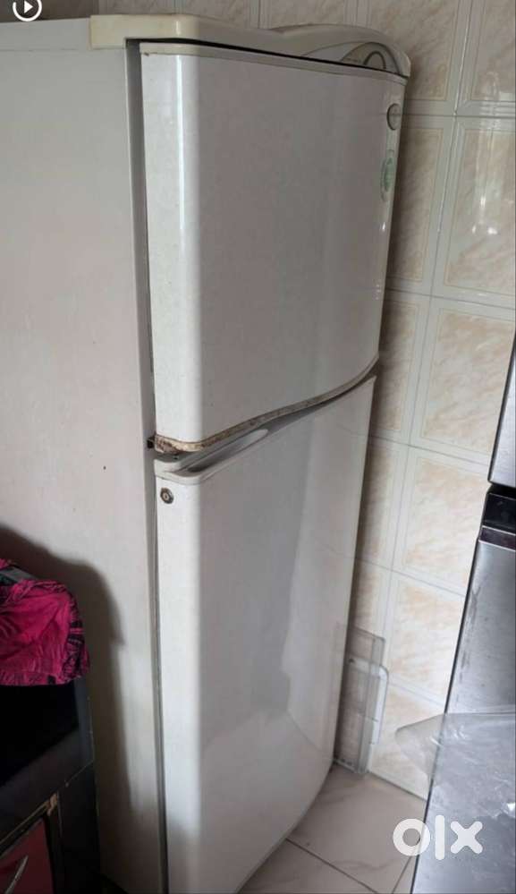 GODREJ 220 LITRE FRIDGES