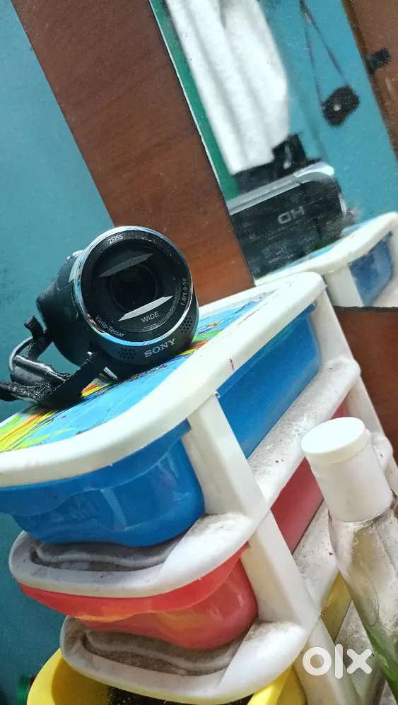 SonyHD-HDR-CX405 HANDYCAM 60xclear  
Mage zoom with charge cable