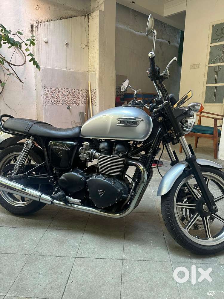 Triumph Bonneville, Silver Color.