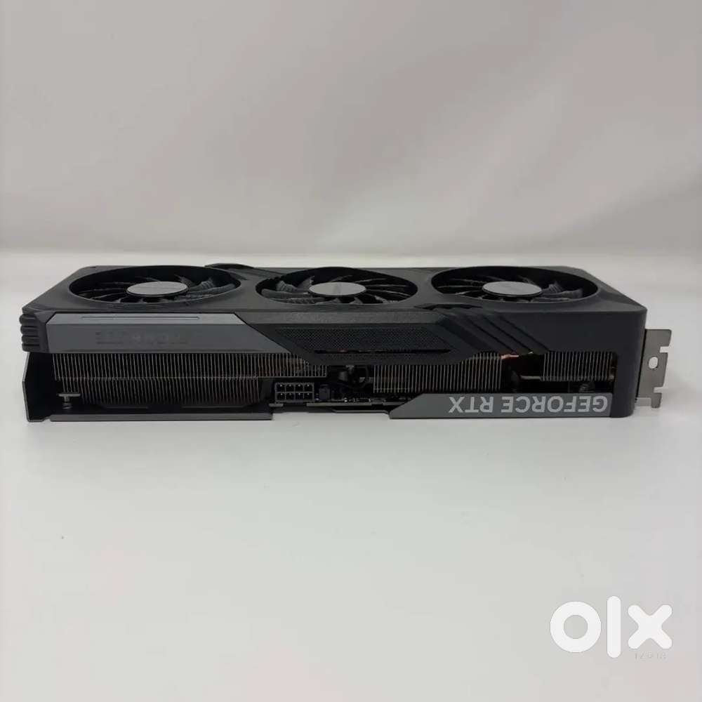Used card PALIT RTX 4070 Ti SUPER GamingPro White OC Edition 16GB.