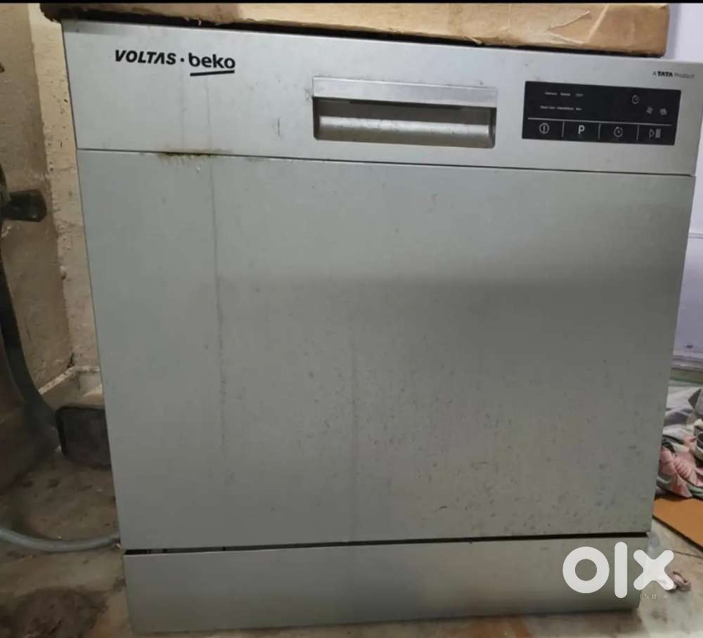 Voltas Beko 8 Place Settings Table Top Dishwasher (Inbuilt Heater)