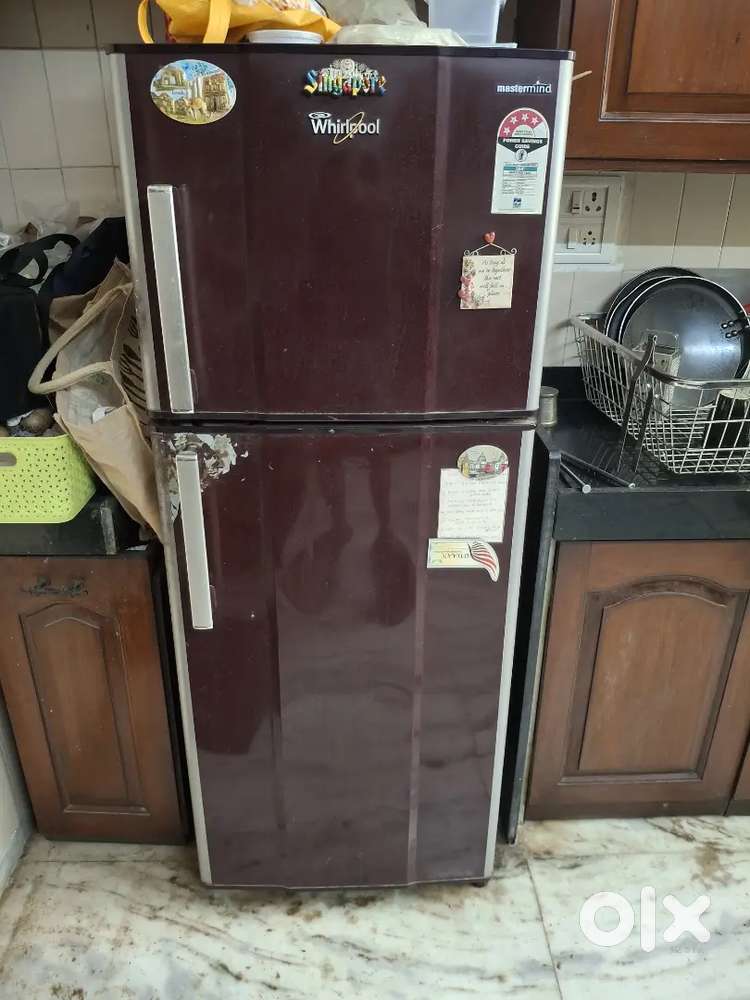 2 door Whirlpool 220lt Fridge 4 star: INR 5000