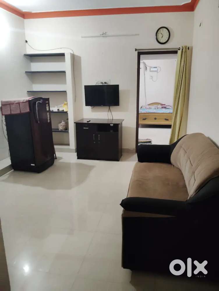 Manapakkam 1bhk furnished 18k DLF&LNT Near