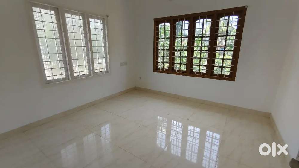 Independent House Near Vadakkekotta, Trippunithura.
