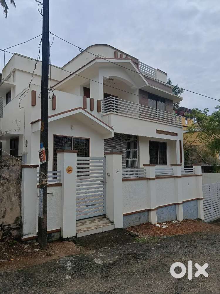House for sale ponganmood prasanth nagar.