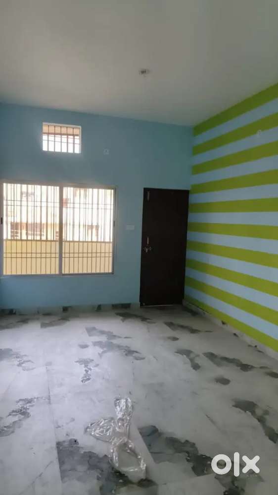 Available 2.5 bhk on rent in old Bus stand ( time pass wale dur rahe)