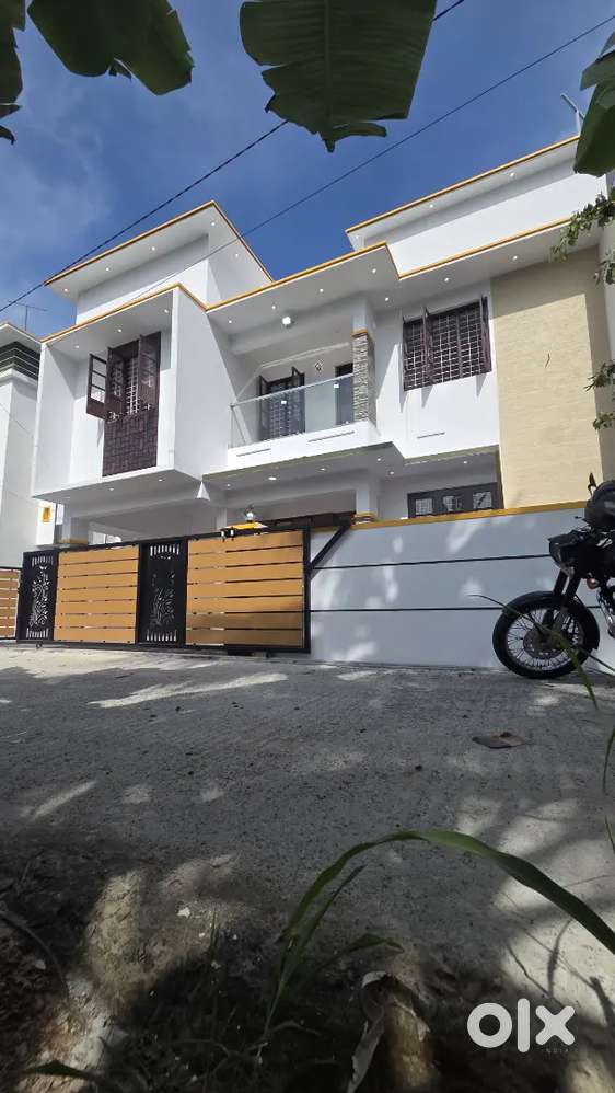 New house 3bhk srekarym powdikonm main busroot near house