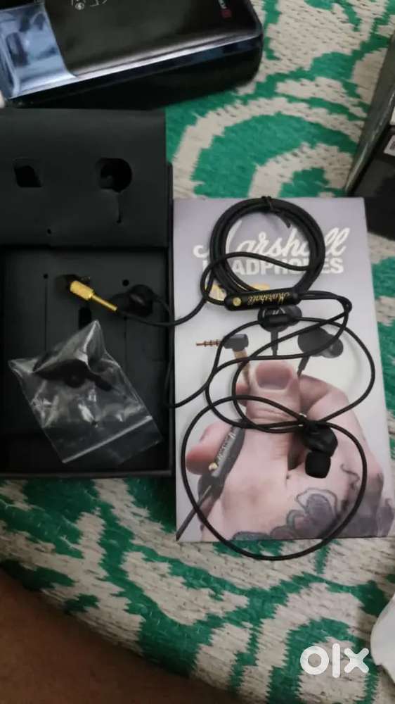 Marshall Mode EQ In-Ear Headphones - Black and Brass, Microphone