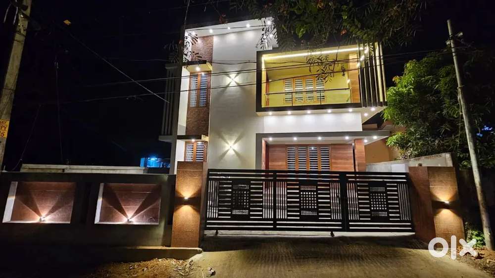 Ready to Occupy 3 BHK Premium House For Sale Near Koorkkenchery TCR