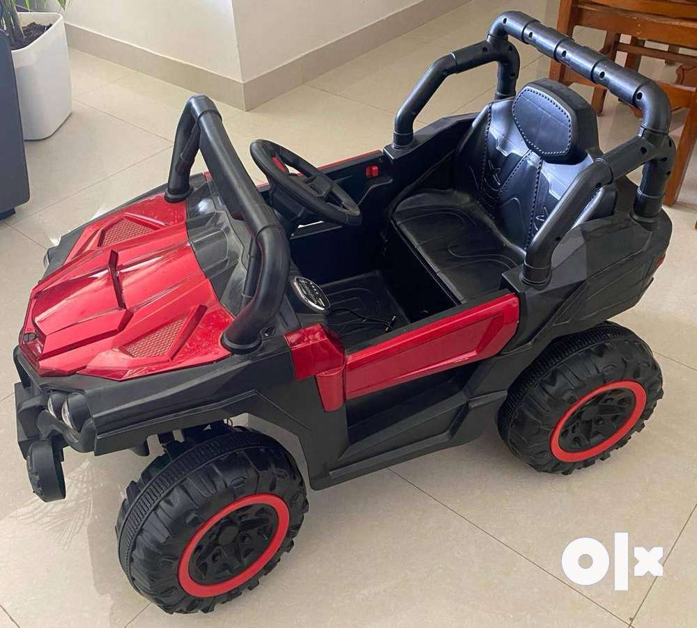 Battery operated Jeep / ride on car with remote for your kids