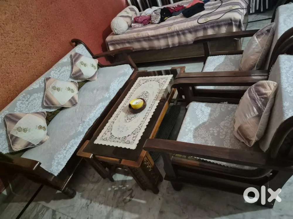 Sofa Set with center table