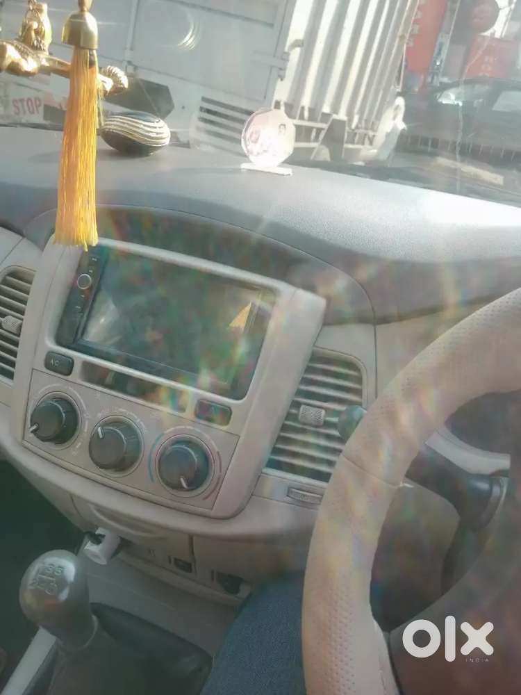 Driver chahiye Touring ke lie Innova Gadi chalani hai