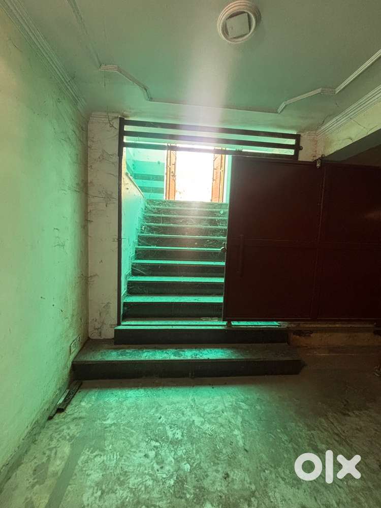 1200sq.ft hall available for rent in Gomti nagar