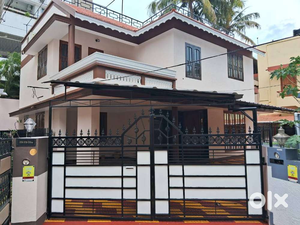 3BHK 2000 sqft House Near Ambalammukku Kowdiar