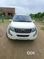 Mahindra XUV500 2015