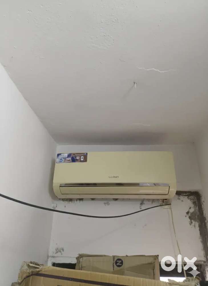 Lloyd split 1 ton air conditioner
