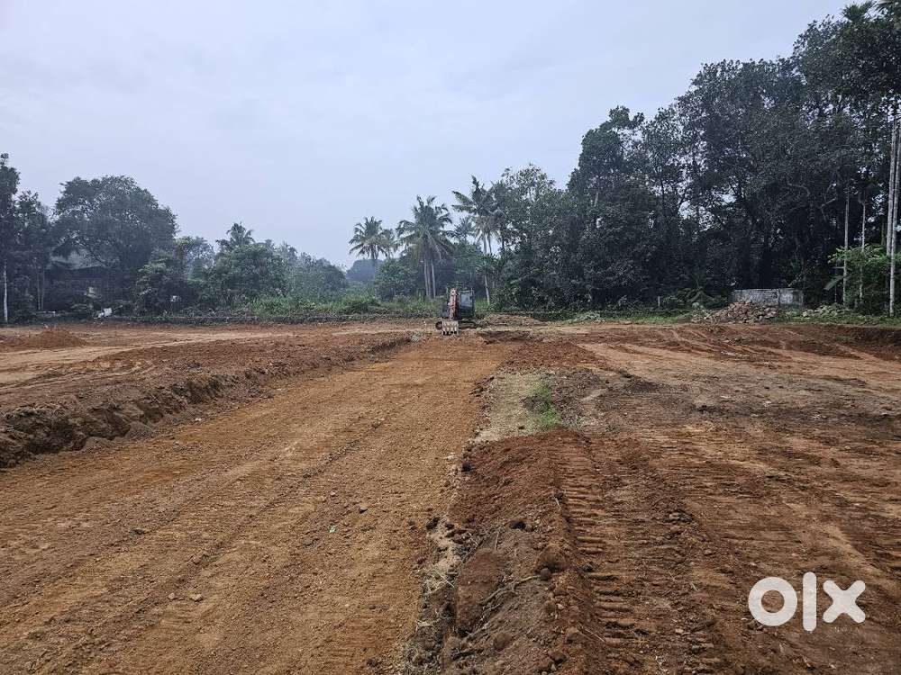 Chalakudy, Potta  7-10 cent premium villa plots & villa-90% L-Free Reg