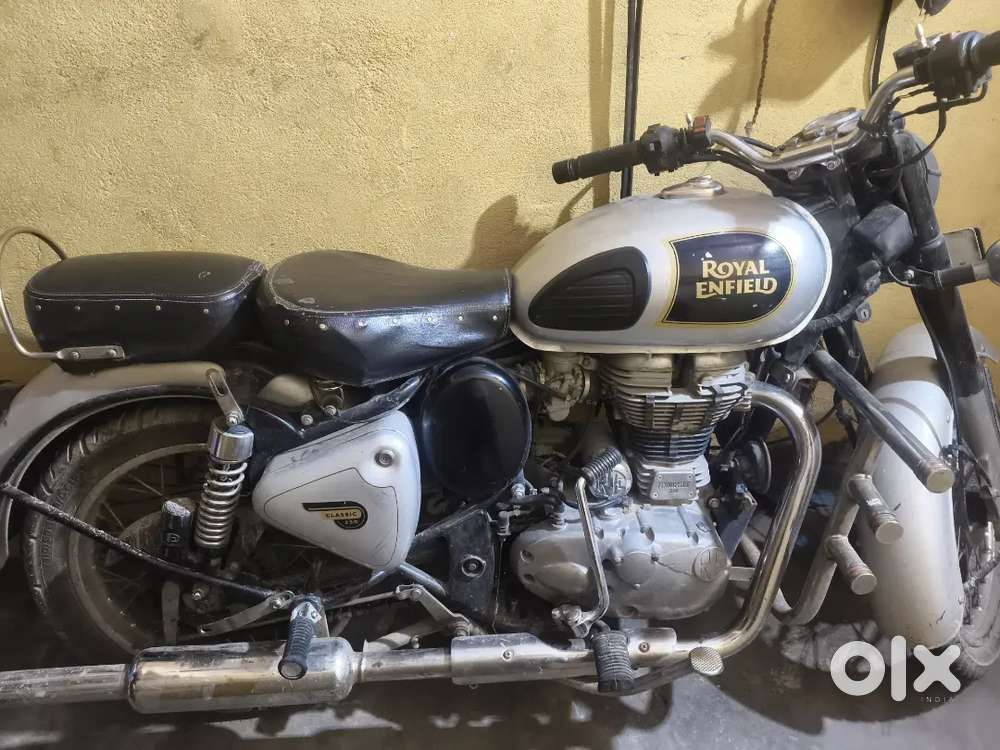 Gadi me koi krcha nhi ek dam new condition