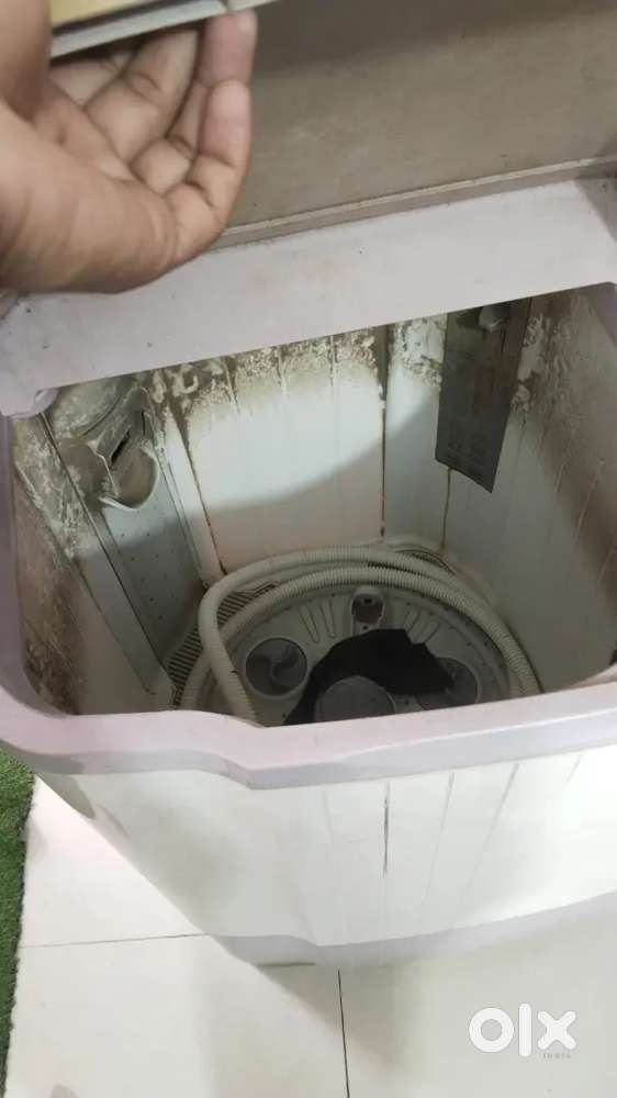 Lg 7 kg good and working condition single hand use