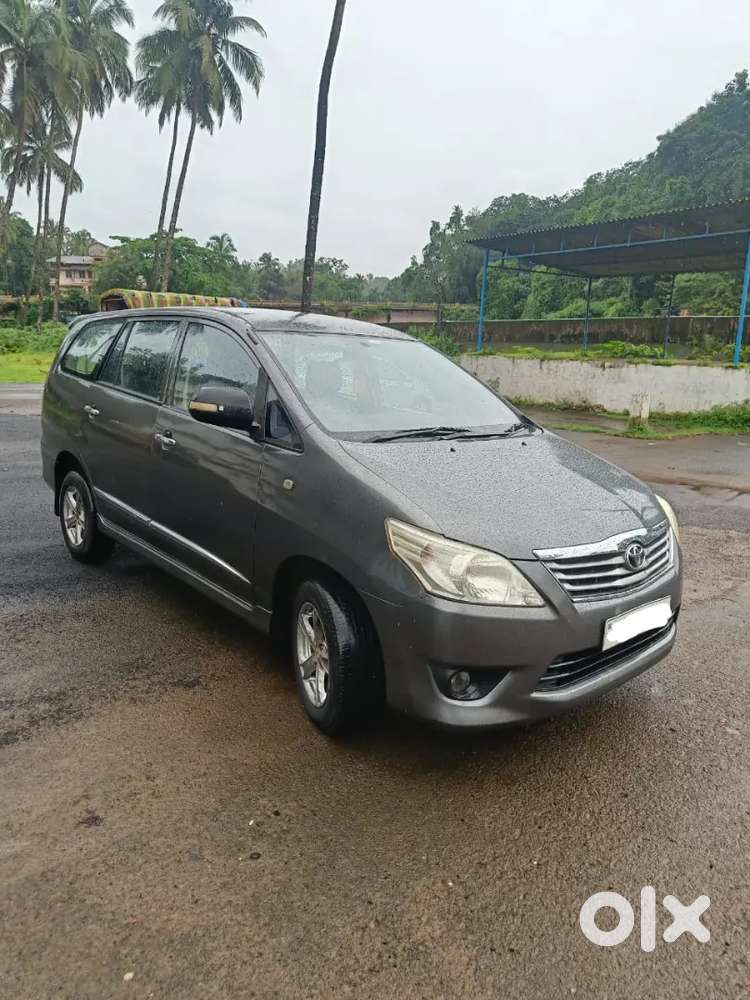 Toyota Innova 2012