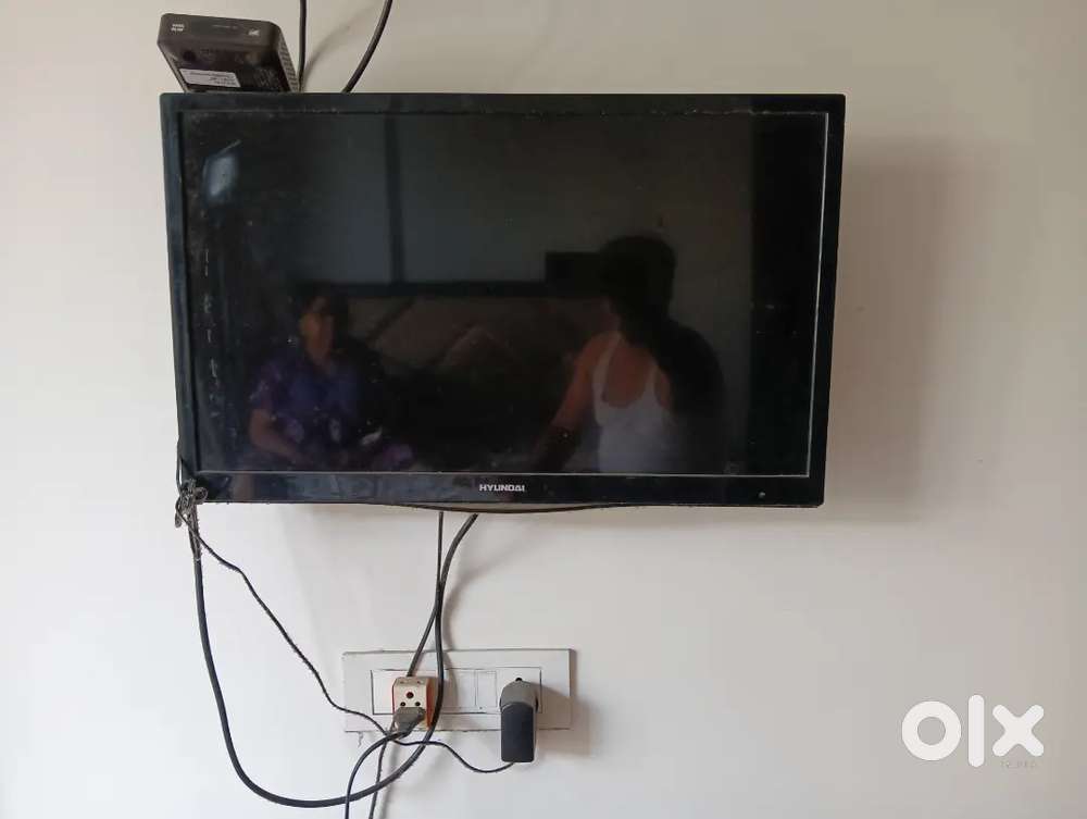 Hyundai HD TV in good running condition 24inch