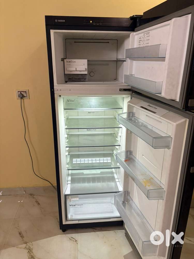 277L Bosch Fridge  Well Maintained  Urgent Sale