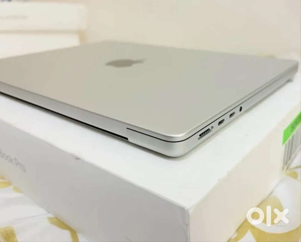 M4 Max MacBook Pro 16in 2024 Silver 1TB 36GB +AppleCare till July 2026