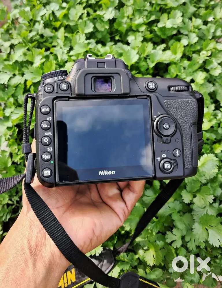 Nikon D7500 DSLR