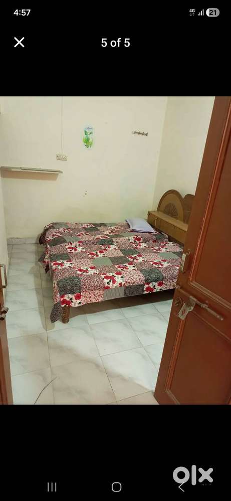 Single Room available for rent. only job person ( men only)